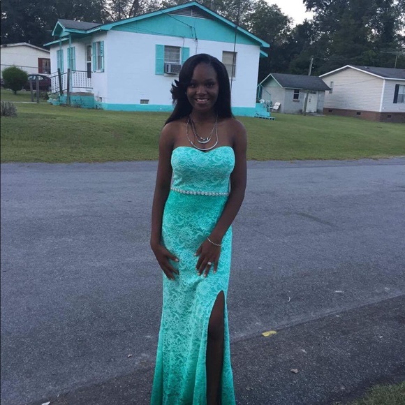 Prom Dress - Picture 4 of 5